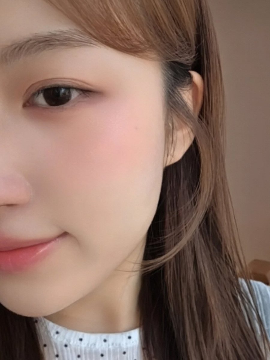 like_heartbeat's tweet photo. 봄웜 &amp; 핑잘봄 : 가을이라 굽굽 도전.
현실 : 아주 조금 그을린 복숭아 메이크업

그치만 마음에 드니까~~ https://t.co/F54ji3pkzB
