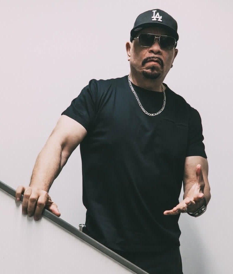 FINALLEVEL's tweet photo. ICE COLD FACT 💎 A young man has something to Prove.. An OG has something to lose.. ￼👊🏽 https://t.co/iOEttmTZpU https://t.co/QhoVEENX5l