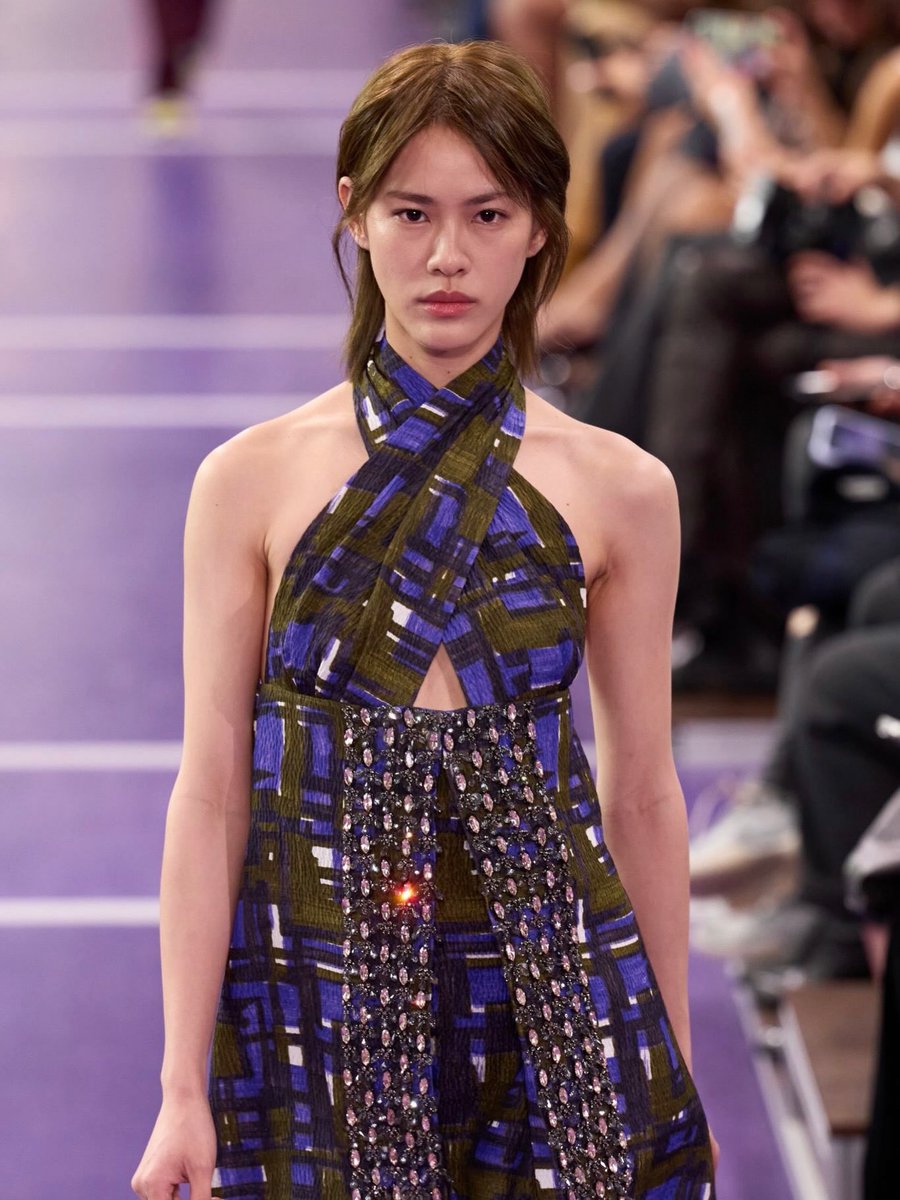 for_emiamily's tweet photo. IG — emiamily

Still pinching myself. Thank you for having me on the runway @MIUMIUofficial 

เข้าไปเพิ่มเอนเกจในไอจีของเอมี่กันค่ะ 🧡🤟🏻
กดไลค์ / คอมเมนต์ / รีโพสต์ / แชร์โพสต์ / เซฟบุ๊กมาร์ก

🔗 https://t.co/k8MLnslbq3

#MiuMiuxEmi
#MiuMiuSS27
#emiamily
#MiuMiu https://t.co/1yrWkTTGZF
