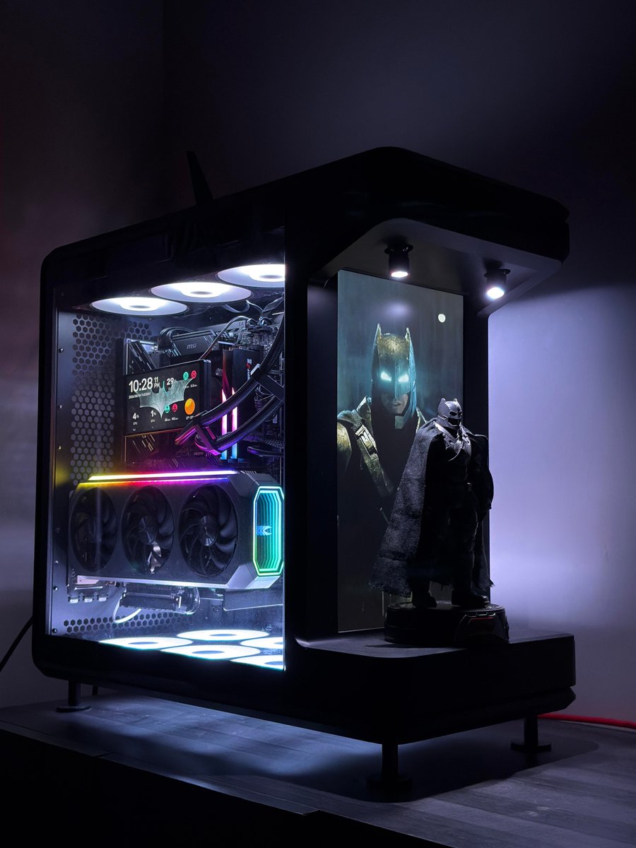 ZOTAC_USA's tweet photo. Gotta have a hero guarding my room to feel safe at night 🦇 What theme would you build your setup around?
📷 reddit: Major-Preparation-31
#ZOTACGAMING #ZOTAC #NVIDIAGeForce #PcBuild #PcSetup https://t.co/vvcUDqOP9k