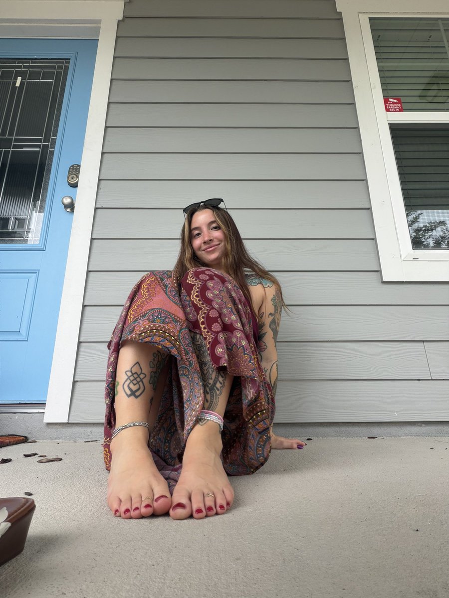 apex_fxxt's tweet photo. New pedicure color!! https://t.co/ZIEP7NY8v8