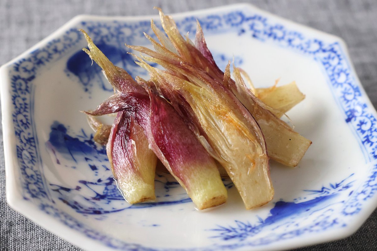kumiko_jp's tweet photo. 野菜の素揚げ4品の作り方をYouTube動画にまとめています。
https://t.co/UwCanXYbVS

それぞれのレシピは記事でも詳しく紹介しています。

【れんこんの素揚げ】
https://t.co/hDtJy0NPPw

【にんにくの素揚げ】
https://t.co/xvO1vSdd0k

【みょうがの素揚げ】
https://t.co/JELgtNNAZO

【玉ねぎの素揚げ】
https://t.co/NKXB4qvYYJ

キッチンでお料理する際に、ぜひ活用してください。