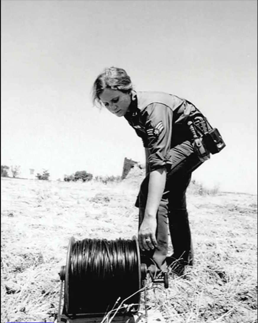 BlastingThrough's tweet photo. The first woman in EOD was CMSgt Linda Cranford. She was the first woman to graduate from EOD in 1974 and entered EOD School as an E-4 Sgt. Check out the backstory of how Linda got into EOD School on a dare. Tap on the link below to see the details. It's a great testament to the spirit of what it takes to be EOD. Thank you, Linda, for the interview.

https://t.co/SKRV09TzuB