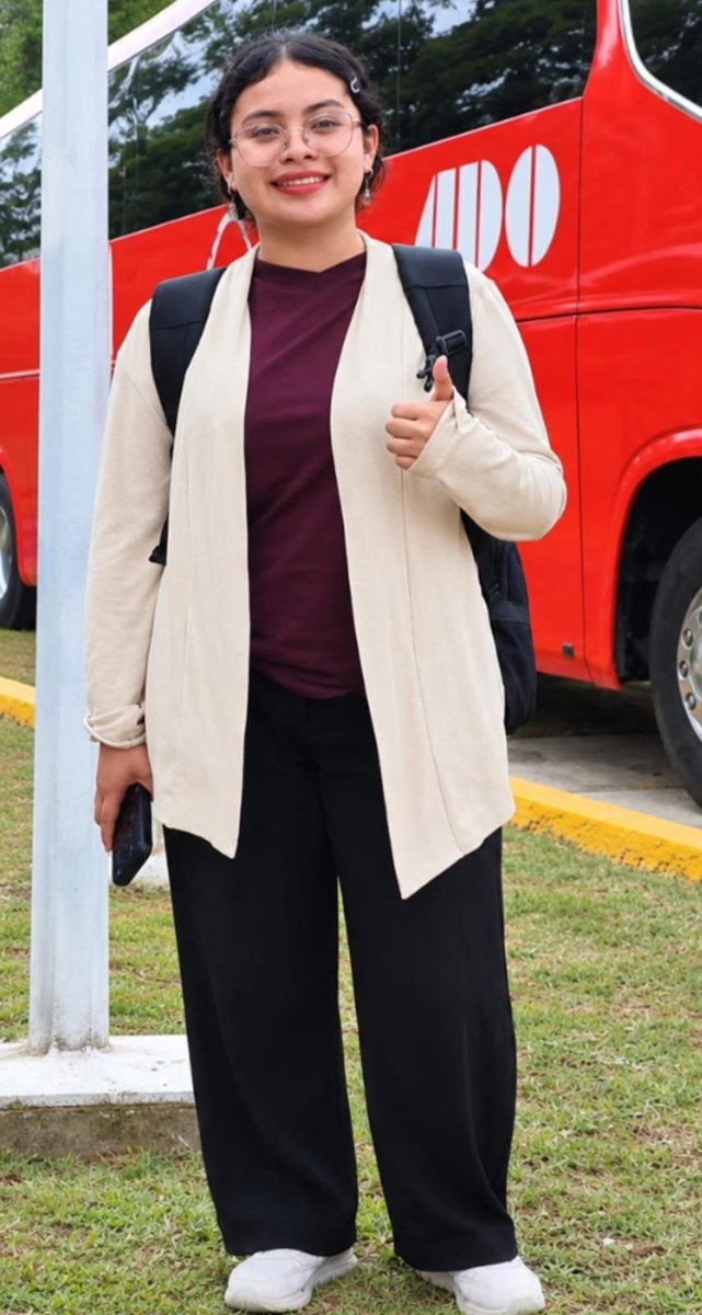 acayucansuit's tweet photo. sugeidy ya se encuentra en tabasco, está lista para uno de sus viajes de escuela en el tecnológico de la Chontalpa, espero se la puedan encontrar y tomarle foto, estará sola ella.
comenten que harian si la encuentran.
#morbo #exhibida #puta #putita #Tabasco #perra #jarocha https://t.co/dT5HWqWWxW