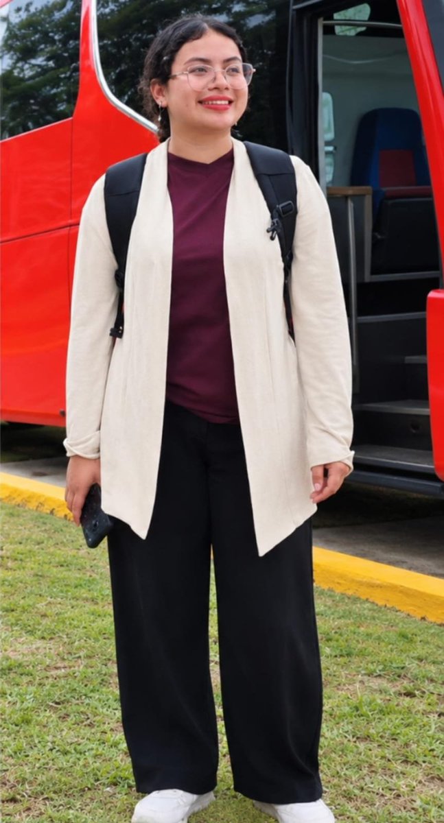 acayucansuit's tweet photo. sugeidy ya se encuentra en tabasco, está lista para uno de sus viajes de escuela en el tecnológico de la Chontalpa, espero se la puedan encontrar y tomarle foto, estará sola ella.
comenten que harian si la encuentran.
#morbo #exhibida #puta #putita #Tabasco #perra #jarocha https://t.co/dT5HWqWWxW