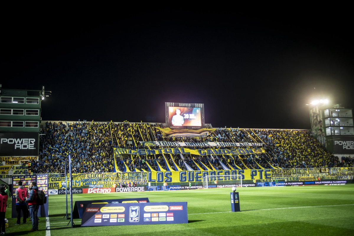 RosarioCentral's tweet photo. ¡VAYAS A DONDE VAYAS! 💛💙 https://t.co/M0fAfoP80f