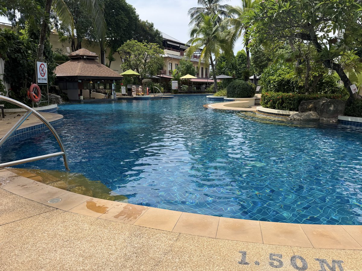 marathon_mac12's tweet photo. Cool off time after putting in the kms.  Phuket  🇹🇭 https://t.co/OWbdyCngNr