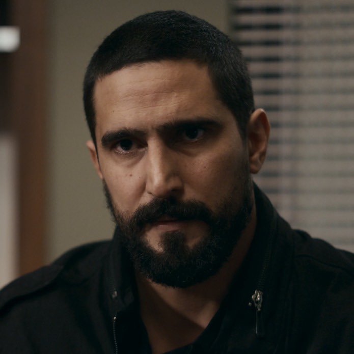 tvglobo's tweet photo. heitor brandão: "se tudo o que você tiver falando for verdade, o que aconteceu com a adriana foi um absurdo. mas existe uma pergunta que me fez voltar: se ela é inocente, que matou o meu pai?" #QuemAmaCuida #TVGlobo https://t.co/sTJCxZha9l
