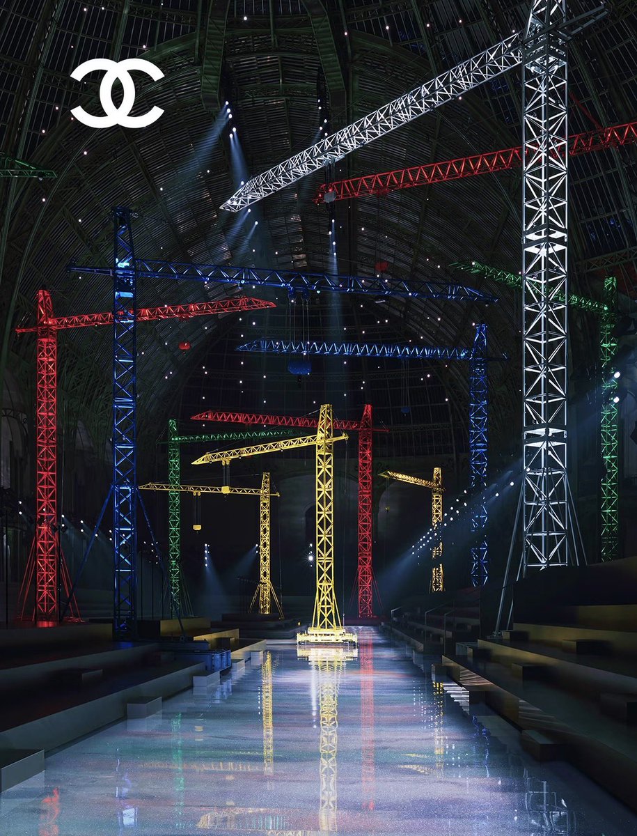 badestoutfit's tweet photo. one thing about chanel they never miss on set design https://t.co/DibcKpWYaN