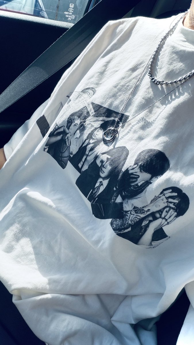 aoneko41021035's tweet photo. 最近忙しくて追えてない中🏃‍♀️💦昨日バンタン浴びて🚿💕心満たされて🥰今日はアリランTで出勤✨初めて着るのにめっちゃシワ🙈w

バンタンの存在が有難い🥹今日もそこそこがんばろ💪 https://t.co/9DbQGvliet