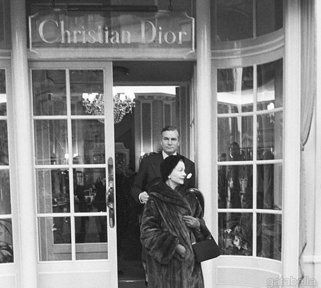 vvienleigh's tweet photo. vivien leigh in paris ♡ https://t.co/t06QD8hHaK