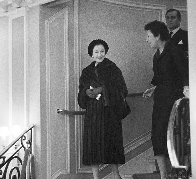 vvienleigh's tweet photo. vivien leigh in paris ♡ https://t.co/t06QD8hHaK