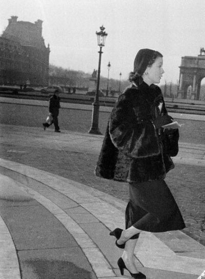vvienleigh's tweet photo. vivien leigh in paris ♡ https://t.co/t06QD8hHaK