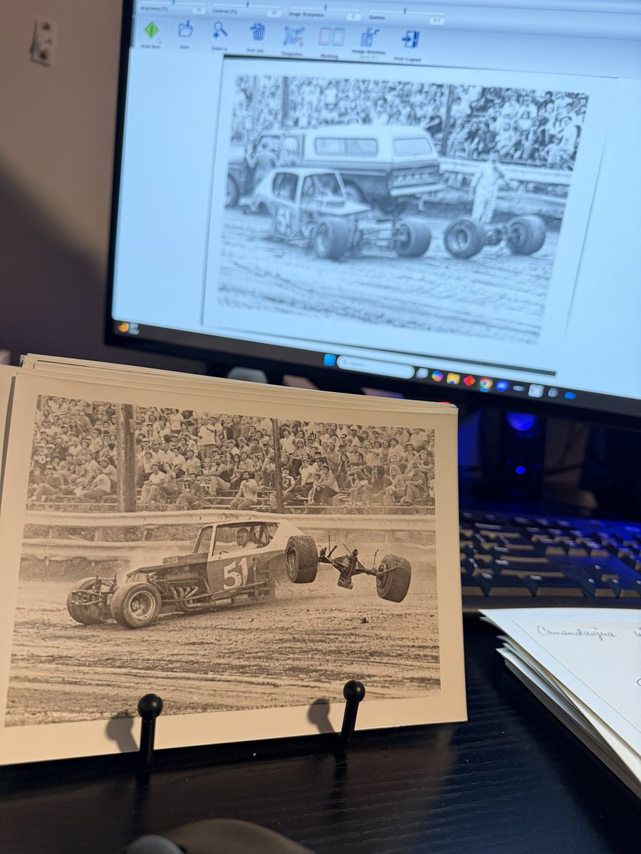 RossWece's tweet photo. Monday night behind the scanner. Nearing the 1,000 mark in this DIRTcar Northeast Mod photo digitizing project.

(Gotta be a wild feeling to look left and see your own rear end coming for you.) https://t.co/iZIUwyfXuw