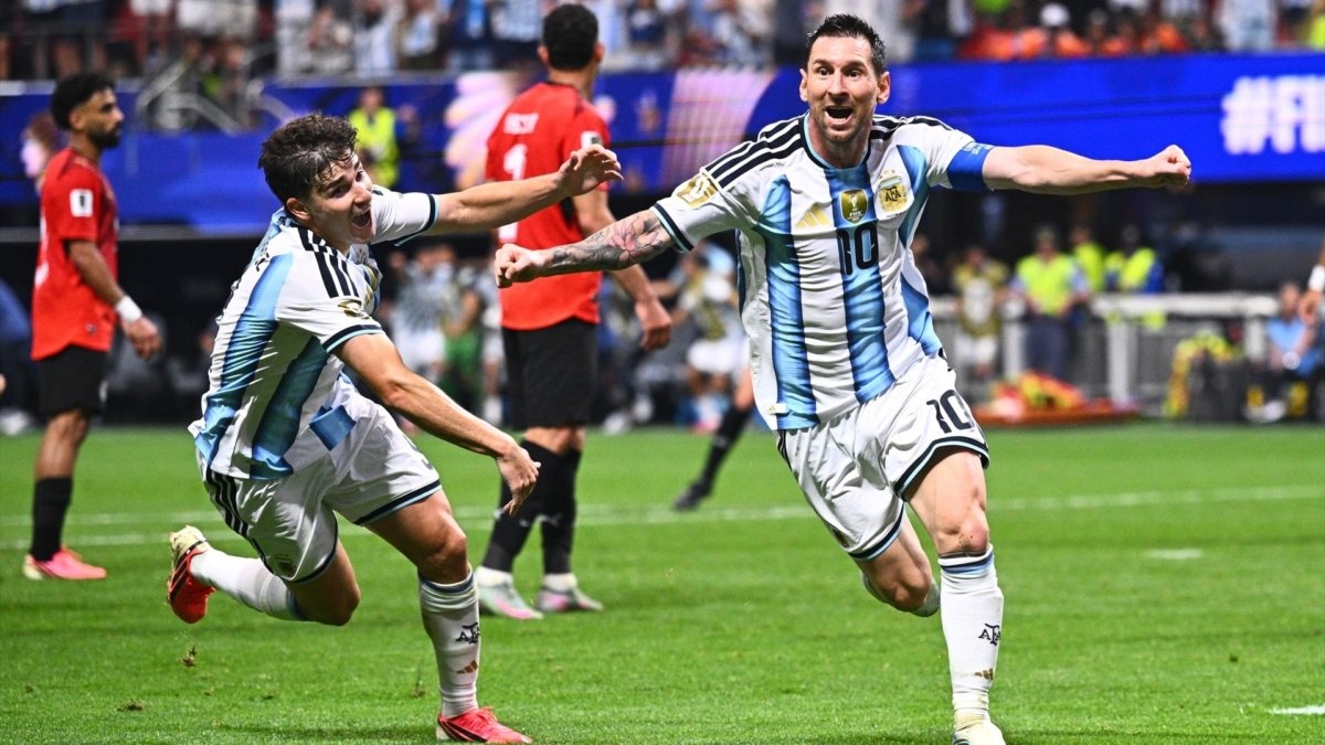 Joaconel's tweet photo. Fue la historia más hermosa que voy a vivir en toda mi vida.

Me siento orgulloso de haberte acompañado en cada uno de los momentos por más difíciles que hayan sido.

Gracias eternas. Es una lastima que no seas para siempre. https://t.co/N7vzAOsvdJ