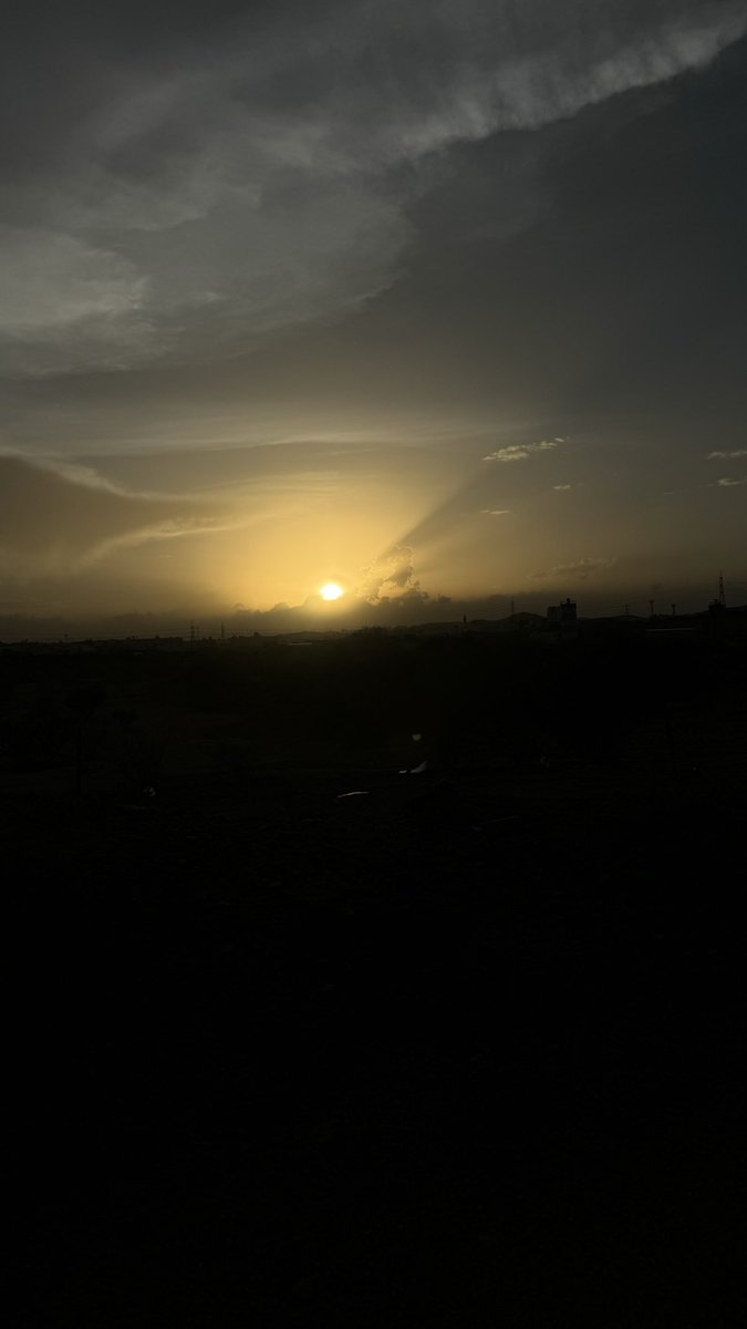 NeedNewLife_'s tweet photo. 🌅 https://t.co/Jd8rNrMx1E