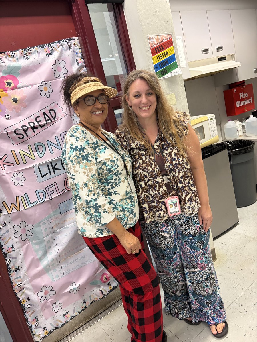 DrThelwell's tweet photo. 🎉 Day 1 of Attendance Spirit Week is in the books! 🐾🖤💛

We kicked off the week with 87% student attendance! Every day matters because learning is our TOP priority at the Wonderful Whispering Pines! 📚✨

#AttendanceMatters #MismatchMonday #PantherPride https://t.co/nCO6KP0zxN