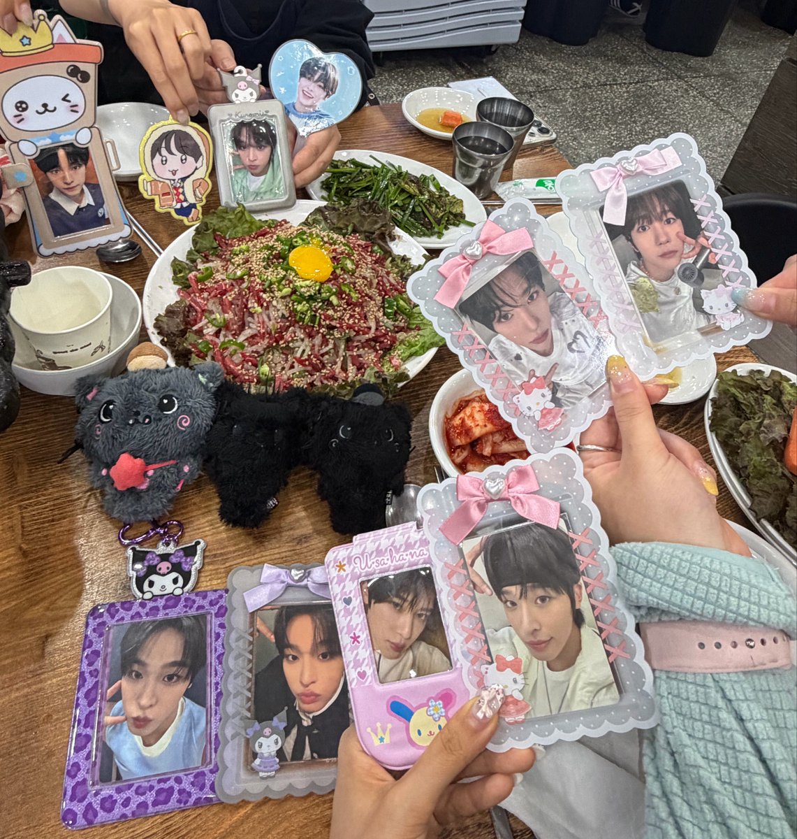 U_nanida's tweet photo. 인스타 올릴때마다 어디냐고 묻는 디엠이 오는 백제정육점 다녀왔구요 날이 점점 추우니까 빨리 종로 야장가서 술 많이 드세요 https://t.co/Ea1ZvBtrRn