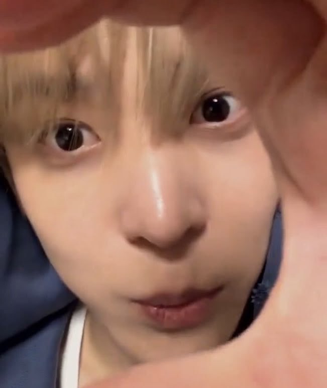 yunhorgy's tweet photo. puppy boy your lack of chapstick always speaks to me https://t.co/wg7L52M1sd