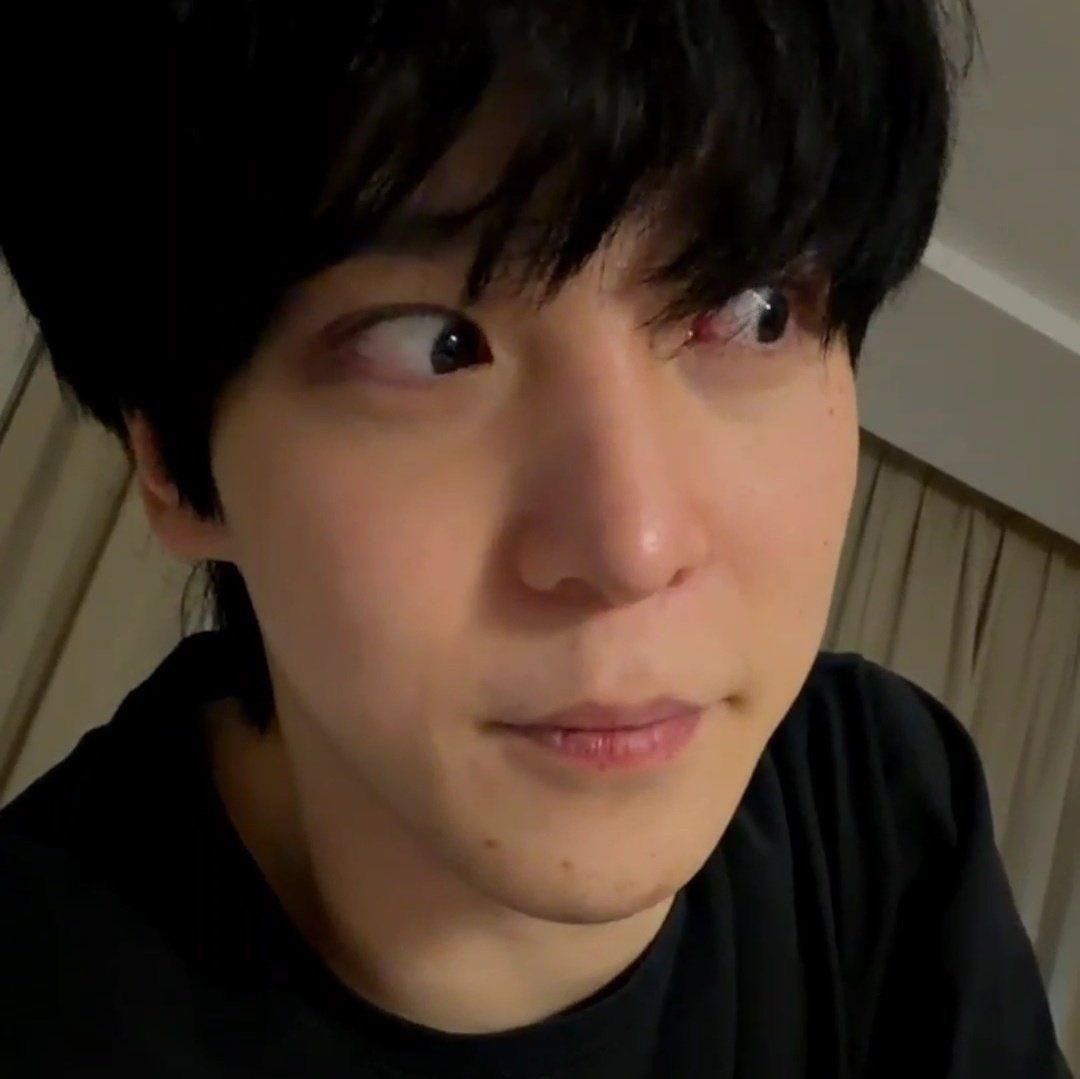 yunhorgy's tweet photo. puppy boy your lack of chapstick always speaks to me https://t.co/wg7L52M1sd