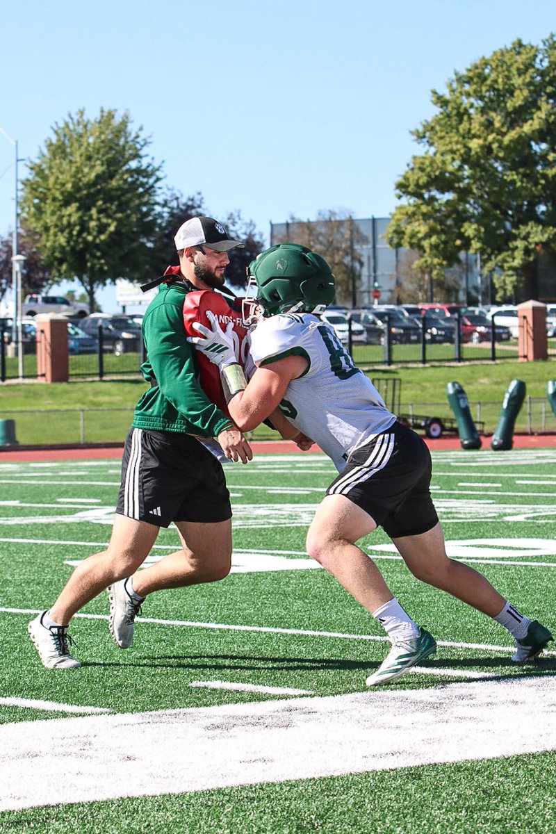 NWBearcat_FB's tweet photo. Ready to play on Saturdays again‼️
#FAST /// #RISE https://t.co/DdlQtNjtWH