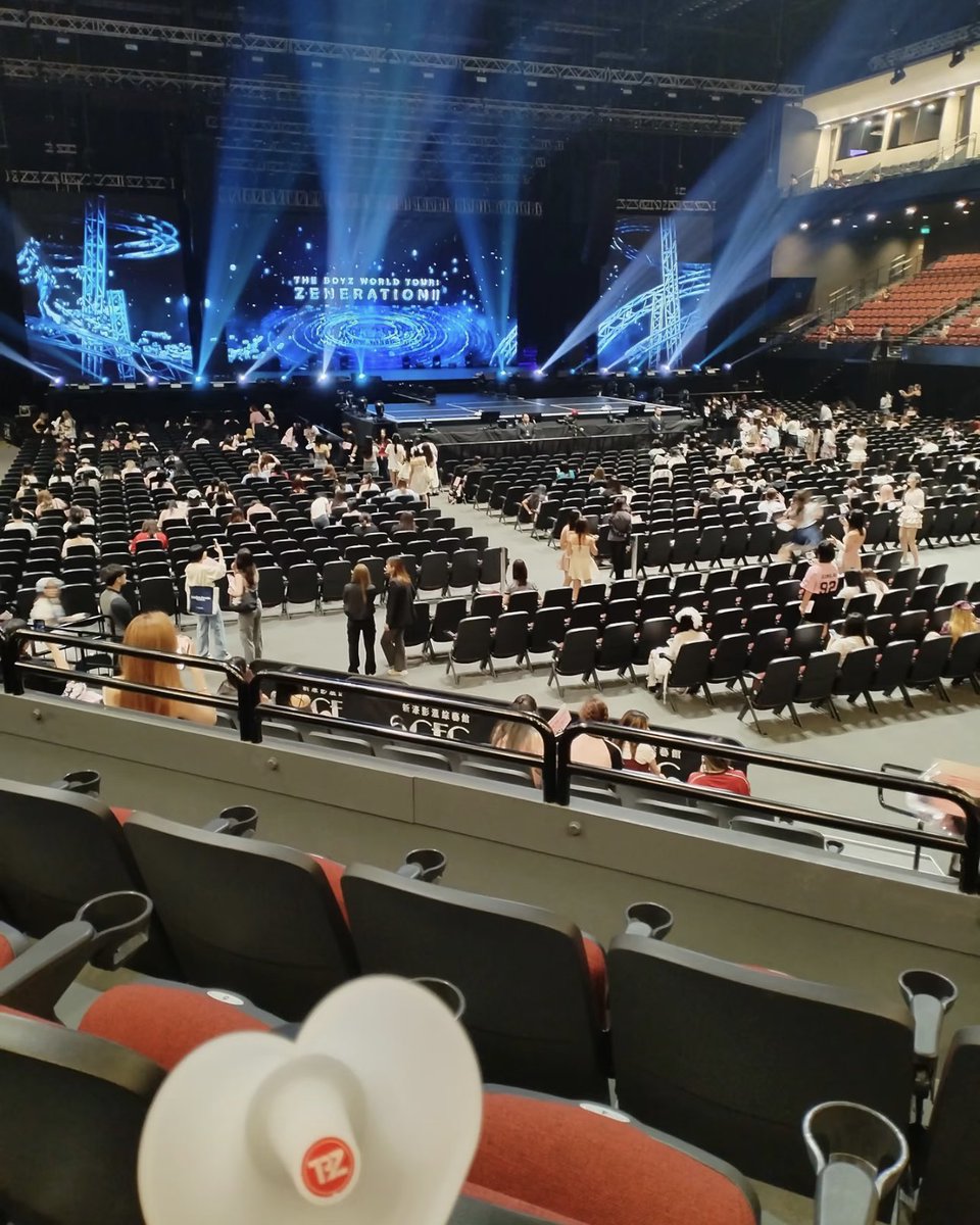 Setentaaaa's tweet photo. 【轉讓】
Dino 10/11 澳門 209區 單張
原價轉讓，可降價，現場面交

【양도】
Dino 10/11 마카오 209구역 1매 정가 양도
가격 조정 가능 / 현장 직거래

【譲】
Dino 10.11 マカオ 209エリア 1枚
定価でお譲りします。値下げ可能。現地手渡し。

【WTS】
Dino Oct. 11th Macau
209 section, 1 ticket, original price.
Price negotiable. Meet up in person at concert location.