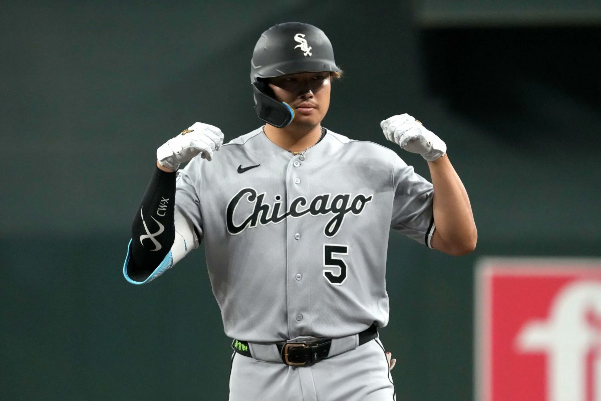 BetMGM's tweet photo. The last time every Chicago pro team played for a Conference Title:

Cubs - 2017
Blackhawks - 2015
Bears - 2011
Bulls - 2011
White Sox - 2005

The White Sox are one win away from playing in Chicago's first Championship Series in 9 years https://t.co/fO1wSkDg87