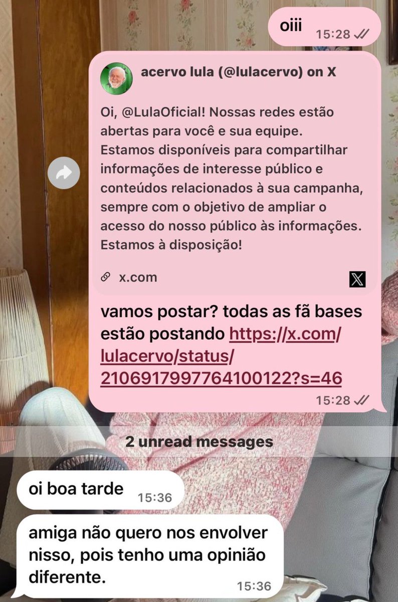 letterstoflame's tweet photo. em época de eleição todo mundo mostra as garras uma hora ou outra, pois bem, a maior fanbase do illit se assumiu bolsonarista e espero que vocês prestem atenção nas fanbases grandes que estão se movimentando, ajudando e compartilhando sobre a nossa situação atual. com a ascensão da extrema direita no país, é importante manter nosso caráter e não deixar que essas pessoas ocupem nossos espaços. ;)