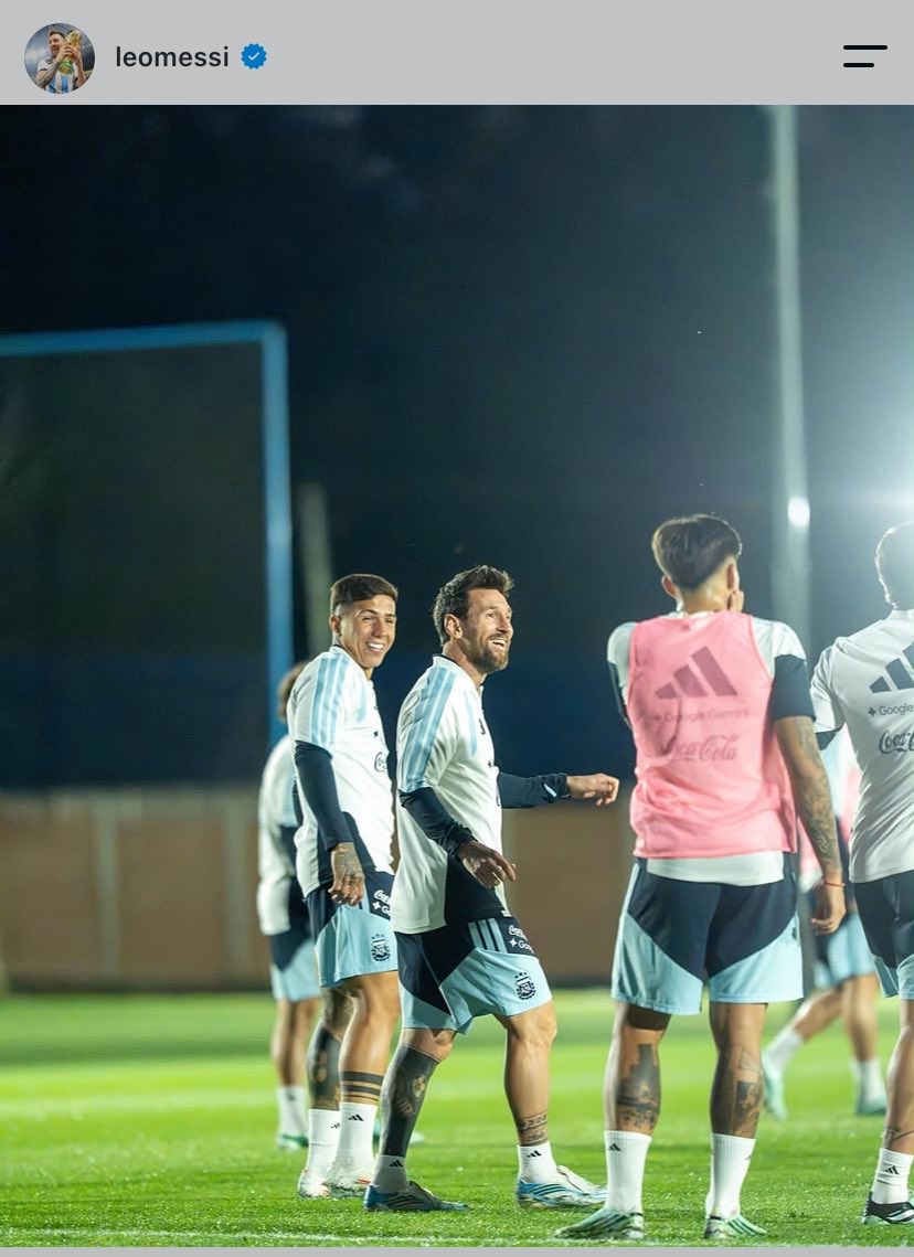 biebrntionx's tweet photo. que alguien le avise a ese nene de 16 años que messi subió una foto con él en su post de despedida, ya logró todo https://t.co/PsL4IYuTf8