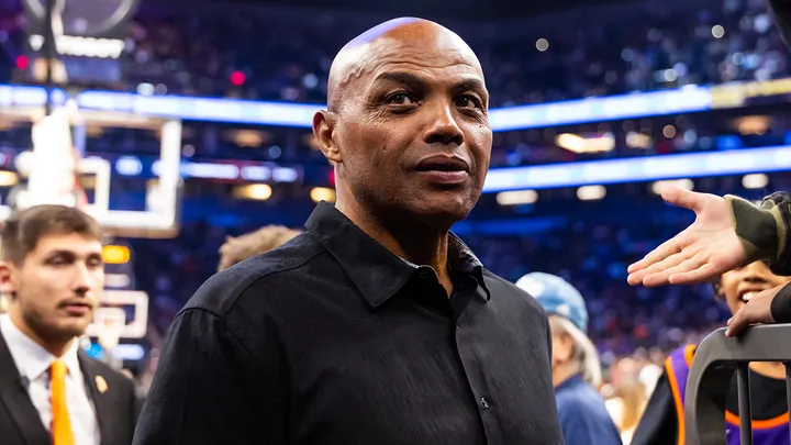 FoxNews's tweet photo. "What are we going to do without cops? What are we going to do without prisons?"

NBA legend Charles Barkley pushes back on proposals from some Democratic candidates, specifically taking issue with calls to abolish ICE, eliminate prisons and defund or eliminate police.

Barkley, who describes himself as an independent who has voted Democratic most of the time, also weighs in on voter ID: "You need to have ID when you go vote."

Read more of Barkley's thoughts on the radical-left: https://t.co/Ahk417d7x4