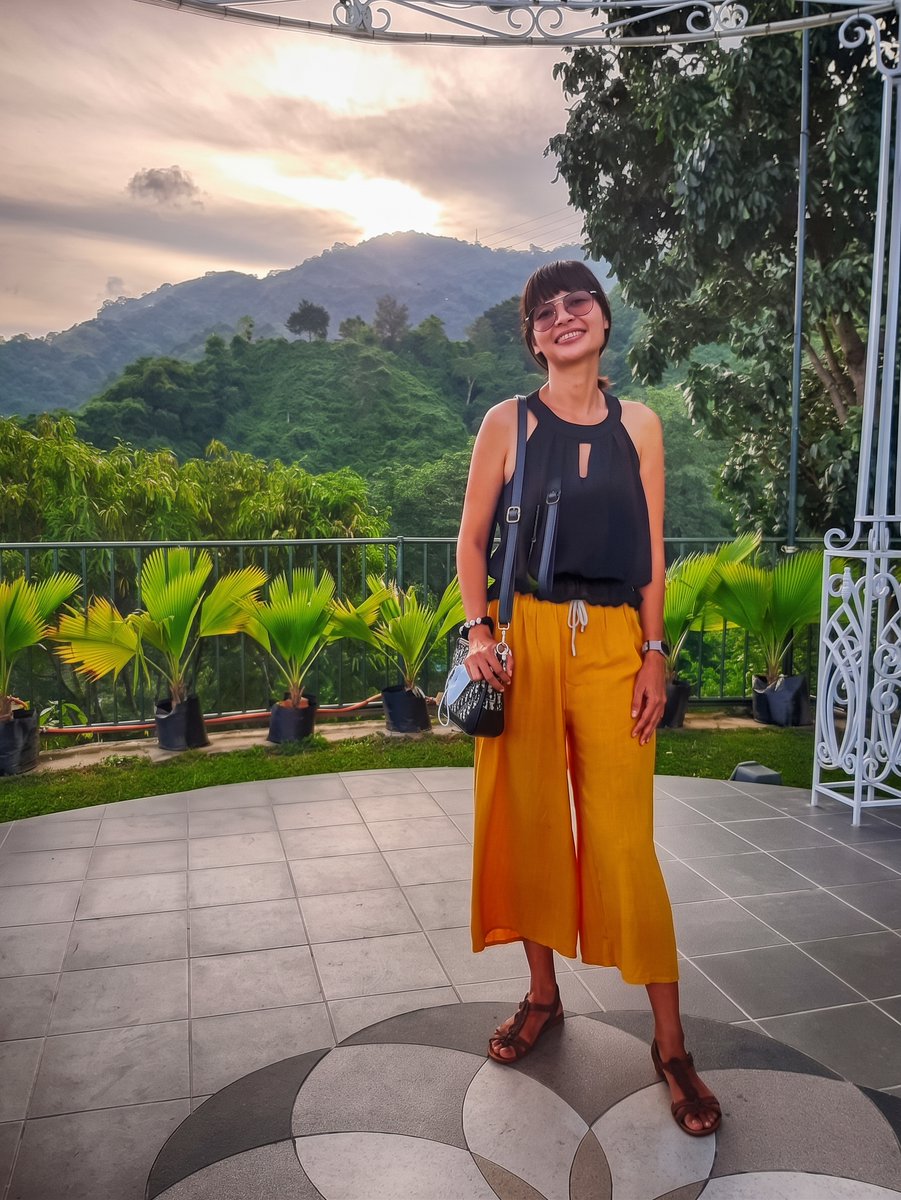 FCdegracia's tweet photo. Golden hour, lush hills, and wrapping up the year on a high note. Q4 2026, please be good to me! 🌄💛
#OctoberPleaseBeGoodToMe #Q42026 #LastQuarter #OctoberVibes #NatureLover #GoodVibesOnly https://t.co/ewCjXjQBwI