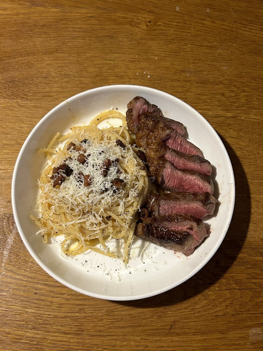 kissingcatemoji's tweet photo. made some carbonara w the picanha I had sitting in the fridge 🫦 https://t.co/mgHYrYZedI