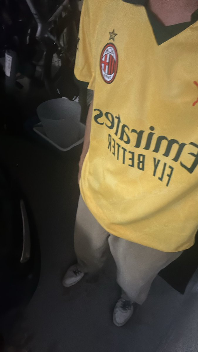 kvmmincrypt2's tweet photo. wearing my ac milan jersey tdy and my canmnt jersey tmrw #iloveballs https://t.co/kvPIxJVoP2