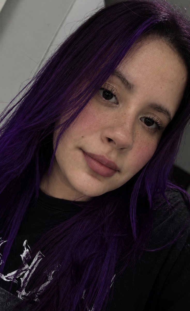 jungominn's tweet photo. eu i ele de purple hair 😅

#arsd #ARSD #ArmySelcaDay https://t.co/49SJA9dVLE