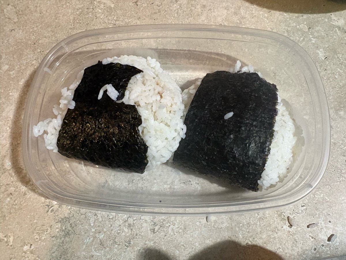 schizophreluna's tweet photo. attempt at onigiri. it tastes great at least https://t.co/DpVN8MefKr