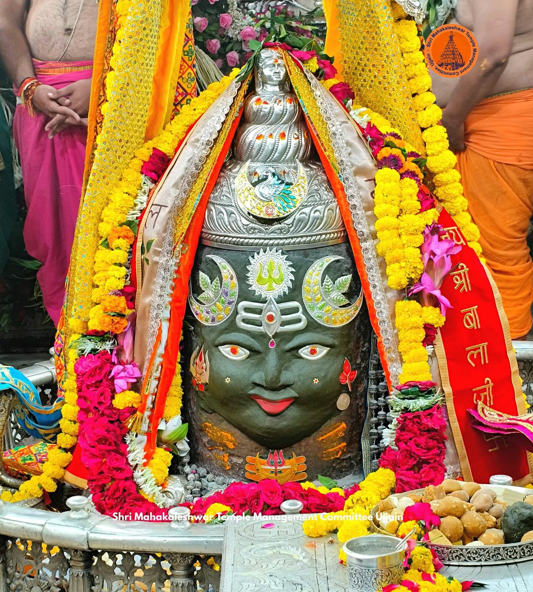 epanchjanya's tweet photo. जय श्री महाकाल

श्री #Mahakaleshwar ज्योतिर्लिंग का आज का भस्म आरती श्रृंगार दर्शन 06/10/2026 (मंगलवार) https://t.co/AgtnvLoE7t