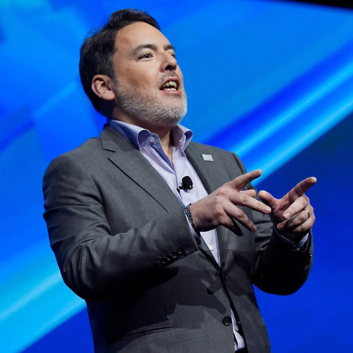 RinoTheBouncer's tweet photo. Ex-PlayStation boss Shawn Layden chimed in on Sony’s plan to end physical media stating “I don't agree with that decision”🚀

While Layden understands the convenience of digital games, he insists that even if 80% of people download games and 20% buy them physically, the 20% is “super important”

He added that these are the most “faithful of the faithful” players, who even buy multiple copies of a game to add to their collections🫡

Source: The Expansion Pass podcast
___________

Huge respect to Shawn Layden for having a full understanding of gamers and the importance of physical media, and that it’s not about whether digital or physical has the bigger percentage, but rather honoring the options and wishes of the most loyal, in addition to the many other benefits of physical media.

I would do anything to have gave back as a CEO of PlayStation alongside Shuhei Yoshida, both of whom have demonstrated their passion for gaming and great understanding of gaming culture, and both of whom made Sony flourish under their influence and wisdom💿