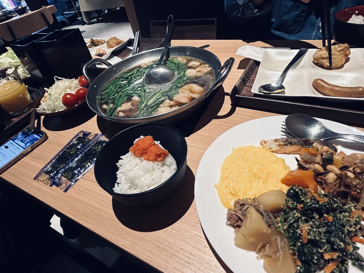 mikkegt's tweet photo. 朝からもつ鍋バイキング🍲 https://t.co/LiQHB1er1u