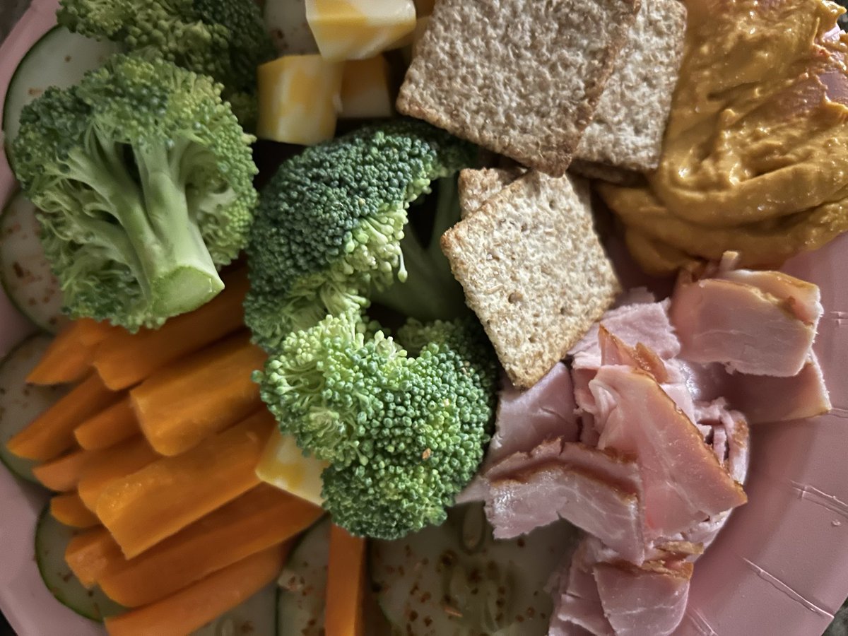 bellesuffering's tweet photo. omad today, 520c, i didn’t end up getting hungry until like 8pm surprisingly. lowkey didn’t work out but got in a good amount of steps 😛 https://t.co/IKGZItmZiR