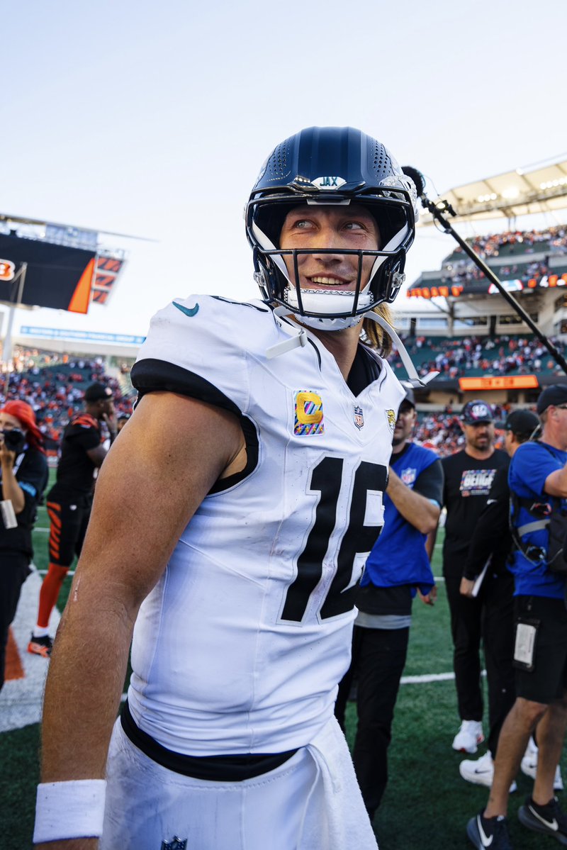 trevorlawrence's tweet photo. Victory MonDey.

@Jaguars W https://t.co/j2vbHdLSBP