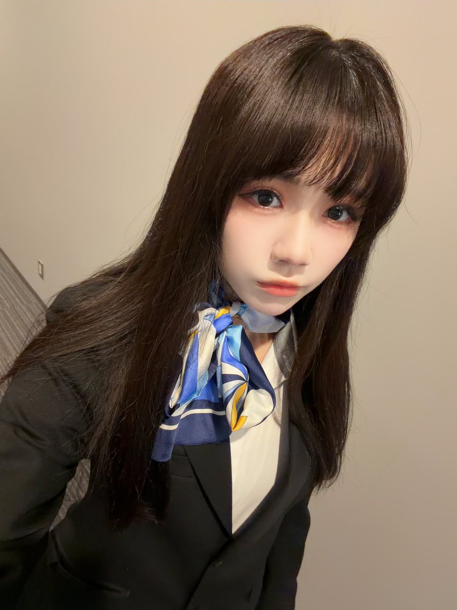 michachan33's tweet photo. スーツ姿新鮮？？ https://t.co/EmzJfGUSMV