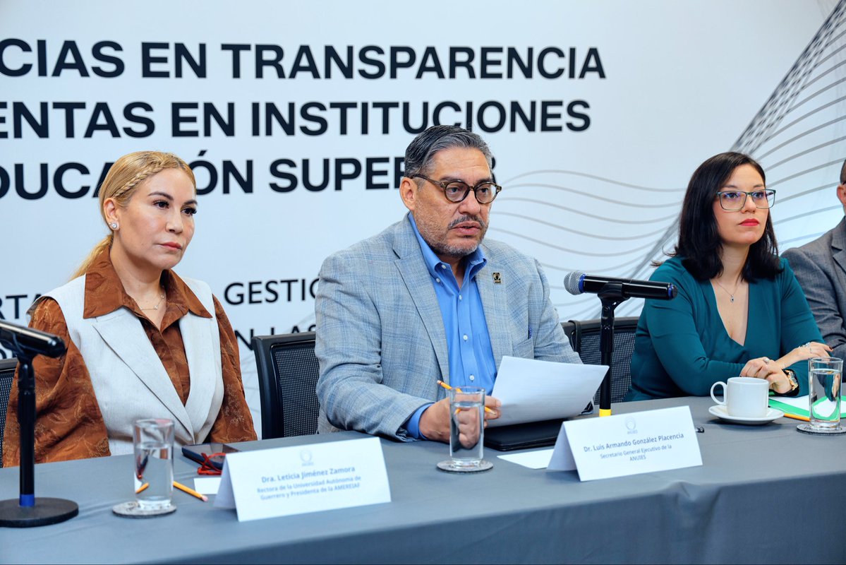 UAGro_MX's tweet photo. 🔎🦅 La Rectora de la UAGro, Dra. Leticia Jiménez Zamora, participó en el Ciclo de Conferencias de ANUIES sobre transparencia y rendición de cuentas en las instituciones de educación superior.

#UAGro #Transparencia #RendiciónDeCuentas https://t.co/IXKkjVXoMG