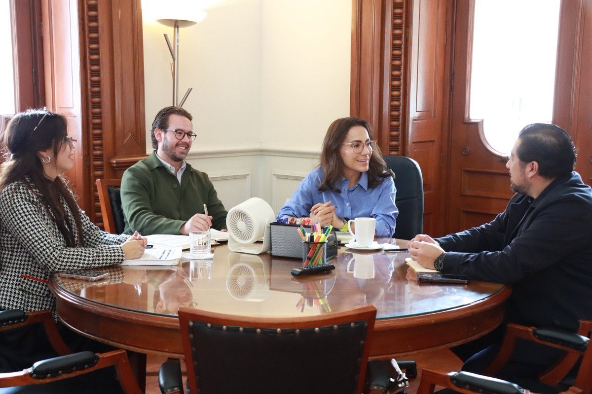 msilvaruiz's tweet photo. 🤝 Seguimos fortaleciendo la coordinación institucional, esta vez con @InfraPue, para dar continuidad a proyectos que contribuyan al desarrollo integral y al bienestar de las familias poblanas. 

#TrabajoCoordinado #LaCapitalImparable #Puebla https://t.co/jliIlwmWwS
