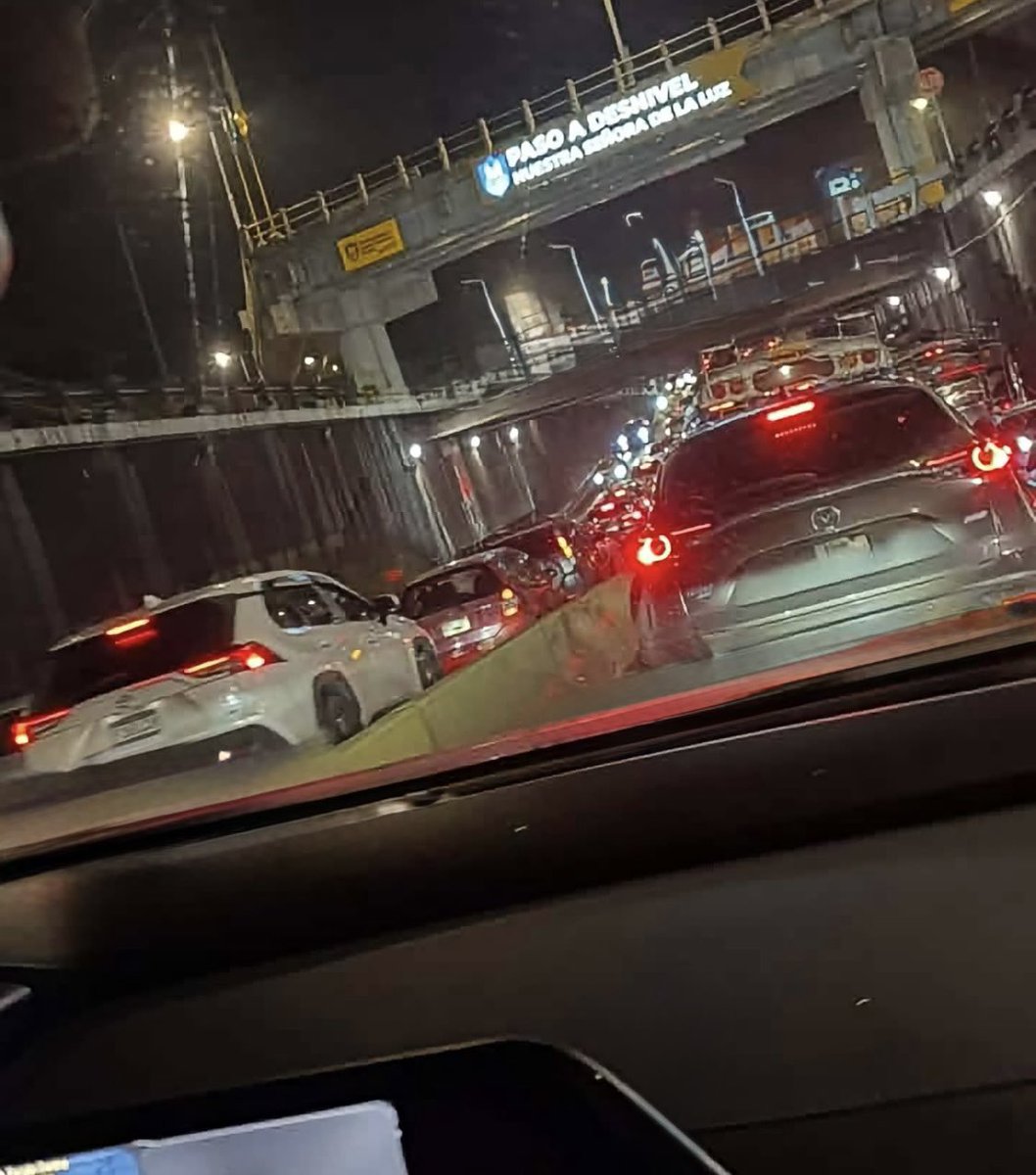 YadiMonzon's tweet photo. TRAFICO EN GUATEMALA!
Esto ya no es un tema solo del Alcalde de Guatemala, al ya es un PROBLEMA que incluye CAPITAL, MIXCO, VILLA NUEVA, LAS PINULAS, creo que este tema las autoridades ya lo deberian de ver como una URGENCIA NACIONAL, por qué esto ya colapso. https://t.co/yILzv4DB9L