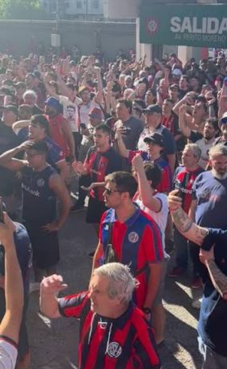 tuteavila's tweet photo. #Sanlorenzo. El enemigo lo tenemos ADENTRO.
Todo es adrede, premeditado, intencionado, tendensioso y obseno. Los vaciadores se relamen....
Si el socio y el hincha no reacciona a tiempo, nos llevan puesto club cuervos.
DESPIERTEN!!! https://t.co/qv4v8IoVj2