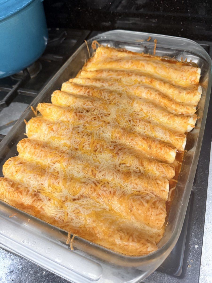 MyHomeSchoolZoo's tweet photo. Chicken enchiladas for dinner with @GoodRanchers chicken 🥰 https://t.co/7ZirxnLxaR