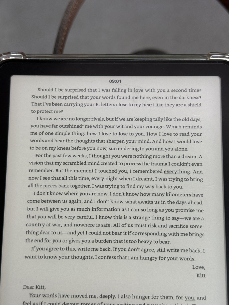 ssadlina's tweet photo. JUST THREW MY KINDLE ACROSS THE ROOM WHAT THE HELL 😭 https://t.co/eoFWOqGQxX
