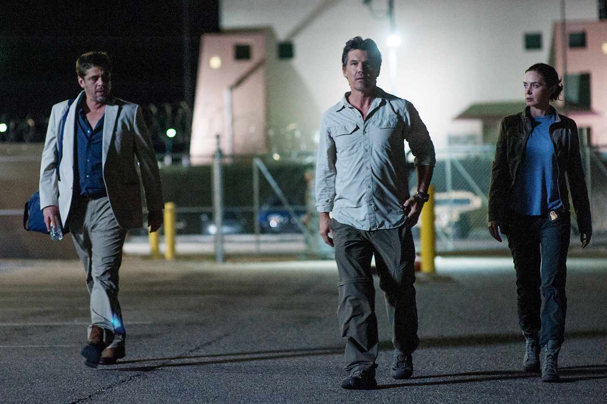 oscarnoyukue's tweet photo. 麻薬戦争映画「ボーダーライン3(Sicario 3)」にエミリー・ブラント、ベニチオ・デル・トロ、ジョシュ・ブローリンの復帰が決定。テイラー・シェリダンが脚本を執筆したと報じられていたが、脚本担当はスティーヴン・ナイトに。「The Weight」が絶賛を集めたパドレイク・マッキンリーが監督。 https://t.co/XOc5EeYUNv