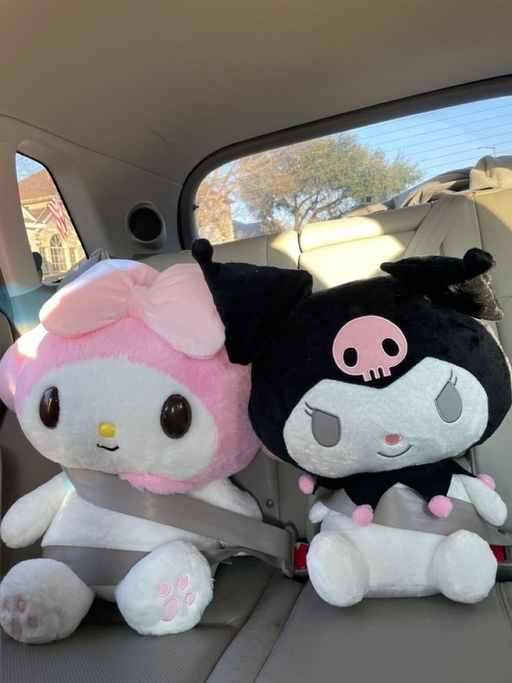 kawaiitherapy_'s tweet photo. mymelody and kuromi 🎀 https://t.co/XBgXT1uFpM