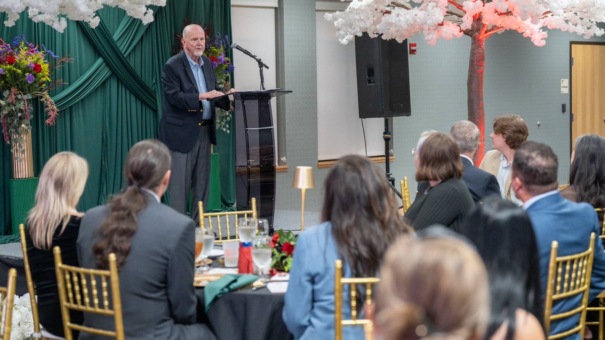Midland_College's tweet photo. 40 years of Legacy Scholars. 💚💛
Last week, we celebrated four decades of a program that has helped generations of Chaps dream bigger. Here’s to 40 years of believing in our Chaps and many more to come. #TheresNoPlaceLikeHome https://t.co/qNwr7pSDa3
